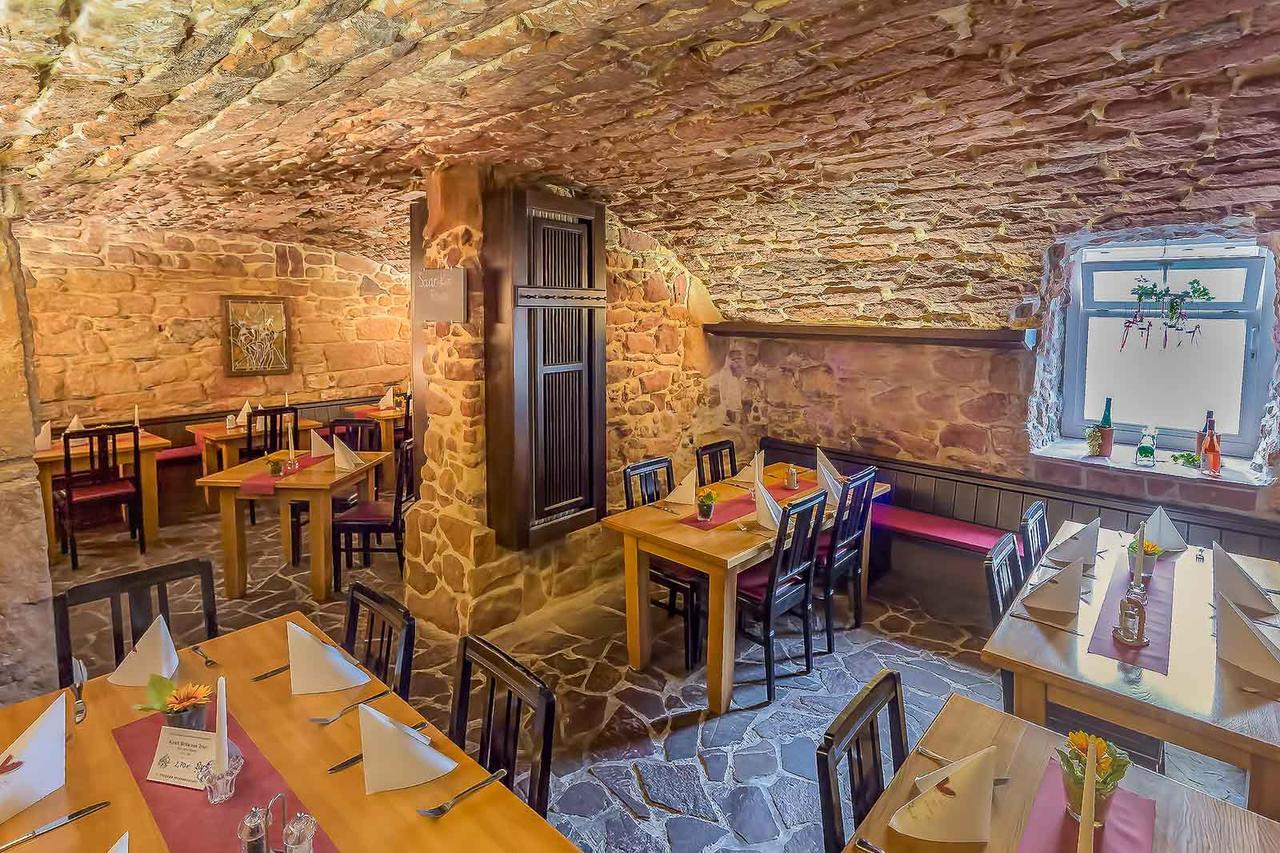 מלון זארבורג Wirtshaus Zum Pferdemarkt מראה חיצוני תמונה